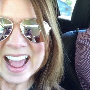 Meet your Posher, Brenda